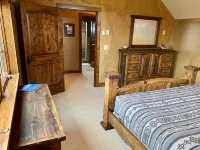 Stage Road Estate. Peaceful executive home close to Glacier National Park. Hotels near Montana Vortex and House of Mystery