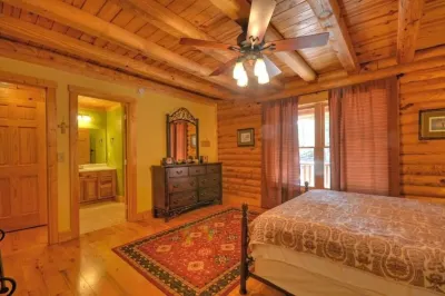 5br Log Cabin: Hot Tub, Firepit, Game Room, Yard! Near Fontana, Bryson, and NOC