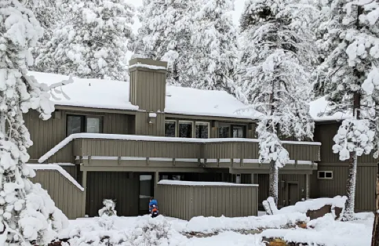 Sunriver Retreat - Sleeps 9/HotTub/SHARC Passes/No Extra Fees/NOW WITH A/C!
