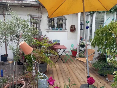 Le Poinçon renversé Cozy and green