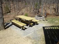 The Cardinal log cabin. Wrap around deck, firepit. Next to Pipestem resort park. Hotels in Bluestone River