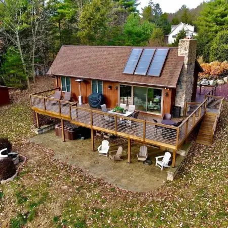 Cozy chalet with hot tub and ski resort view
