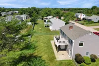 Walk to Beach! Newly renovated 6 Bed House, Sleeps 14, Central A/C, Large Deck! Hotels near Black Point Trailhead