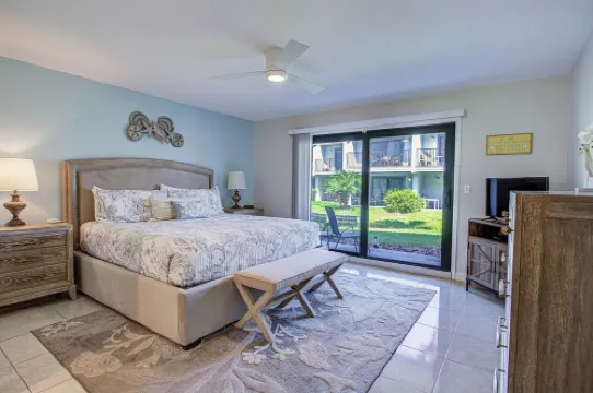 SeaWinds Dreams Premium Beachfront/Oceanfront Condo-w/Private Beach Access