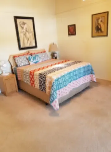 Cozy Lake Front Cottage w/dock, perfect family retreat!