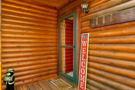 Cabin by AF Country Club Hot Tub