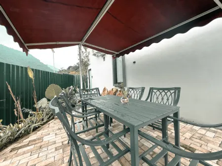 Villa la Valle Sentul by Sakalavasa Отели рядом с достопримечательностью «Bumi Kepanduan Sentul»