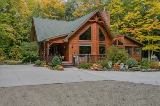 Immaculate Hand-Hewn Log Cabin ~ Private Wooded Setting In Egg Harbor
