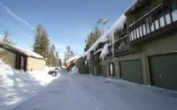 Easy walk to Canyon Lodge, private garage, EV charger. Great for families.