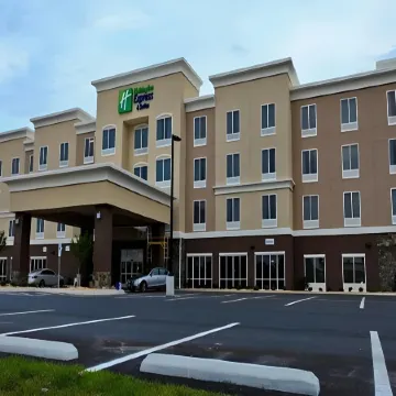 Holiday Inn Express & Suites GOLDSBORO - BASE AREA by IHG