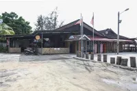 Cerana Villa Eco Resort Hotels in Kemumin