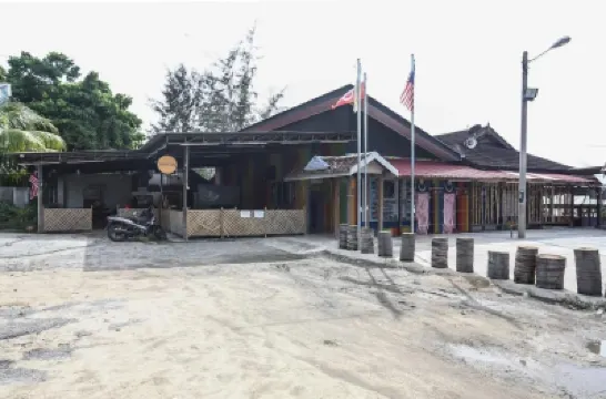 Cerana Villa Eco Resort Hotels near Pantai Kemayang