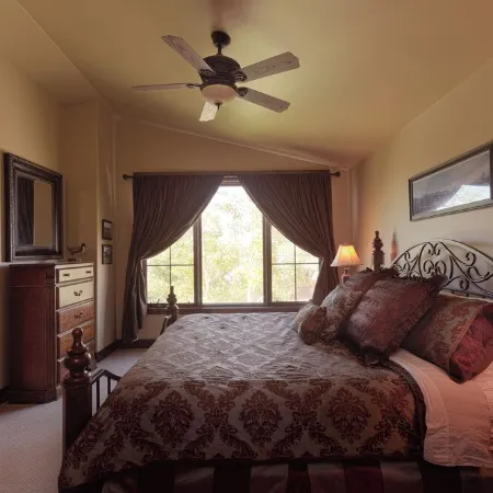 Gorgeous 4Br/4BA Home to Basecamp Your Mountain Adventures.