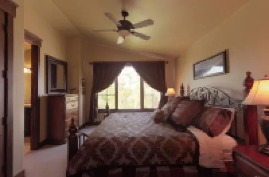 Gorgeous 4Br/4BA Home to Basecamp Your Mountain Adventures.