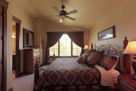 Gorgeous 4Br/4BA Home to Basecamp Your Mountain Adventures.