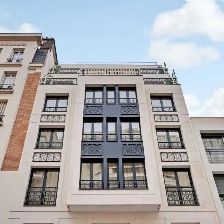 Sleek & Refined Apartment - Levallois-perret Отели рядом с достопримечательностью «Парк Планшет»