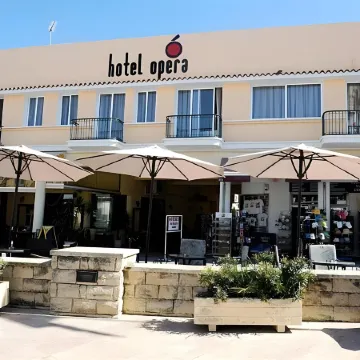 Hotel Opera Отели в г. Ларнака