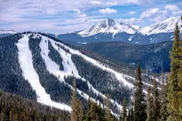 Cozy Mountain Condo Minutes from Keystone Resort with Pool & Hot Tub