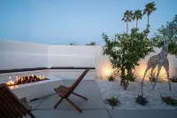 5Bd Desert Oasis Sleeps 13. Cold Plunge, Heated Pool, Jacuzzi, Games, +Amenites