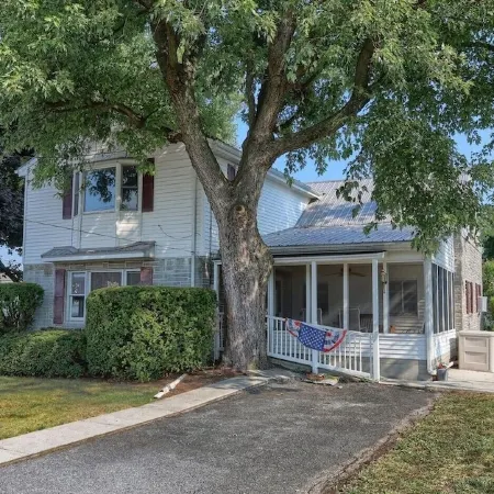Spacious 4-bedroom house in Palmyra - just 6 miles from Hersheypark!