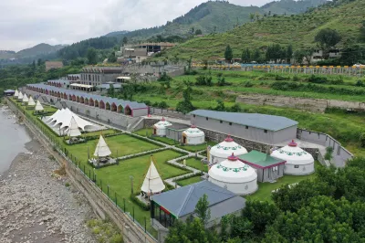 IYI LUXURY INN Các khách sạn ở Swat Tehsil