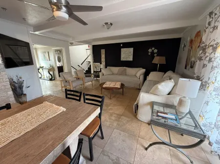 Anita’s Home, private pool and hot tub.