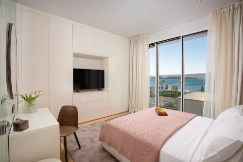 Designer Luxury Villa with Pool & Private Beach Access - Zadar Hotels in Turanj