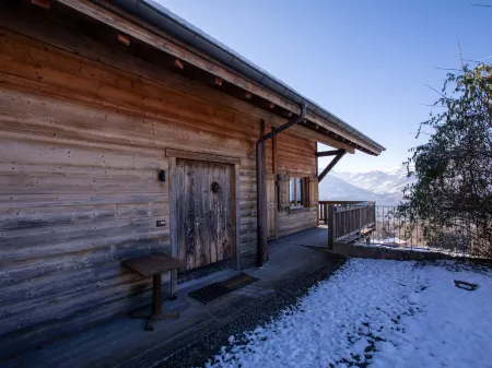 Chalet Le Hameau Отели в г. Эгль
