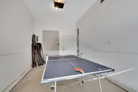 Near Coachella Festival, 5min walk 2 BNP Paribas, pool spa, 7bdrm, mountain view