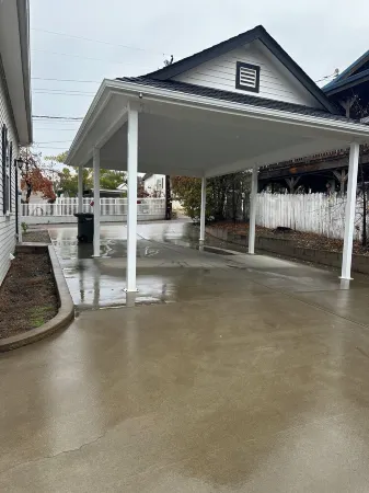 Newley remodeled house one block from Central Main Street Отели в г. Саттер Крик