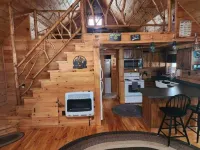 Escape to a Cozy Cabin Loft: Secluded and Serene