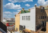 Central Pier Place - Large Group House Sleeps up to 16