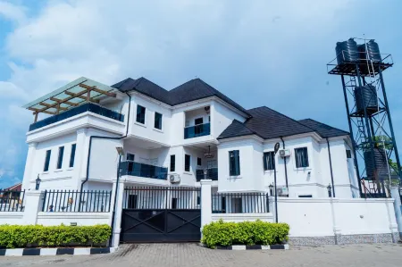 BT Luxury Apartments