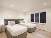 Cooper's Corner by Rove 2Br with Sauna Hot Tub