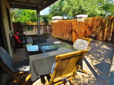 Wild Dog Guest Lodge Отели в г. Ходспрут