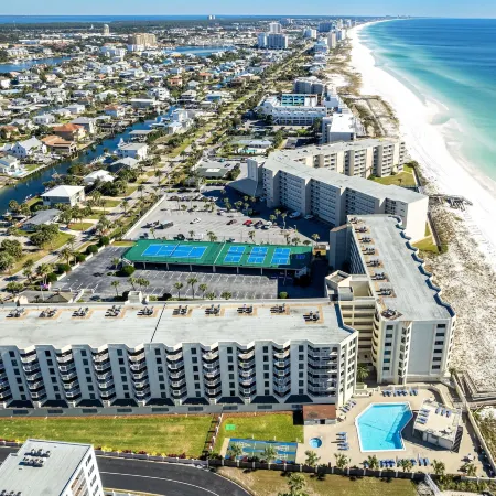 Inlet Reef 210 2 Bedroom Condo by RedAwning