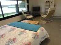 Gîte - Grand Studio Contemporain فنادق في Castelnau-d'Estretefonds