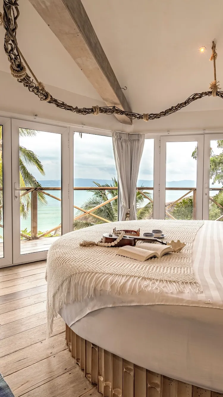 Grand Villa, 1 King Bed, Hot Tub, Beach View