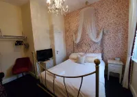 The Collingwood Guest House - parkir