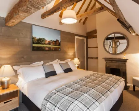 ดิเรดไลออน โรงแรมในHook