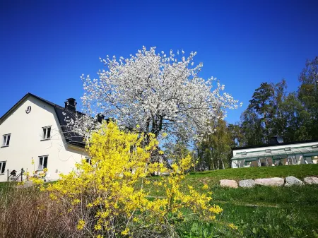 Fredriksborg Hotell & Restaurang Отели в г. Окершберя