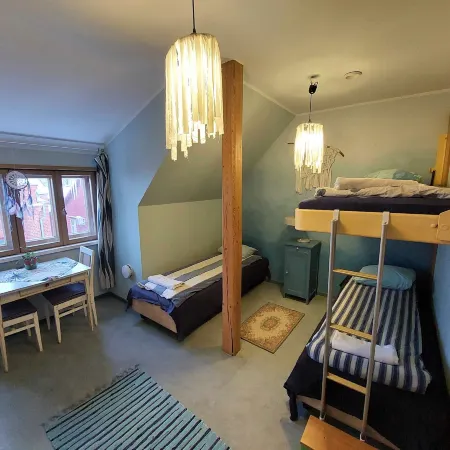 Looming Hostel