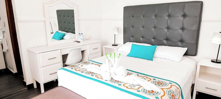 Hotel Villa del Lago โรงแรมในฟลอเรส