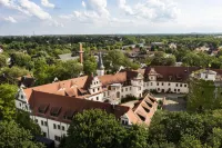 Schlosshotel Schkopau Отели в г. Мерзебург