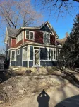 Charming 2-bedroom apartment in fabulous Minneapolis with AC, WiFi
