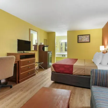 Travelers Inn Douglas By OYO US-441