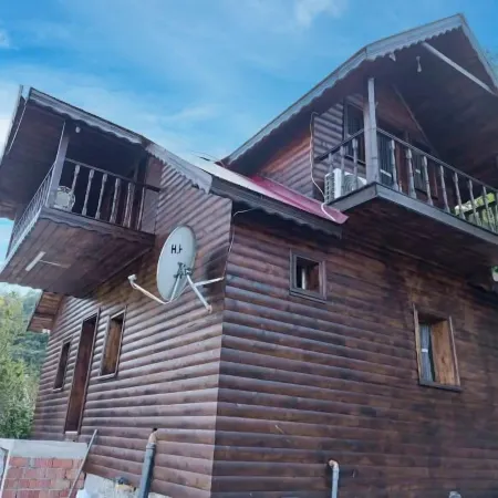 Diamond Tree House
