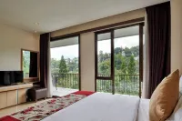 Tulip Hill View Villa 5 Bedrooms with a Private Swimming Pool فنادق في Cimenyan