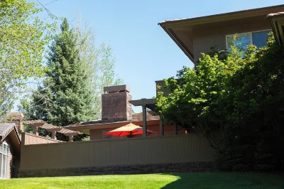 Perfect Basecamp for Mt. Bachelor with Hot Tub