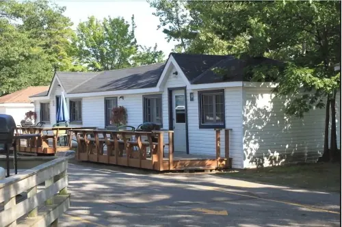 Alton Lodges